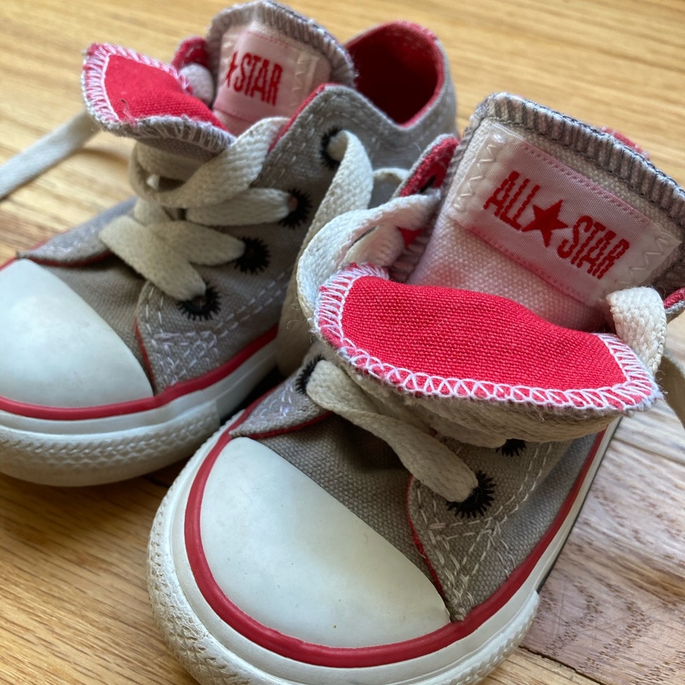 Double tongue toddler Converse
